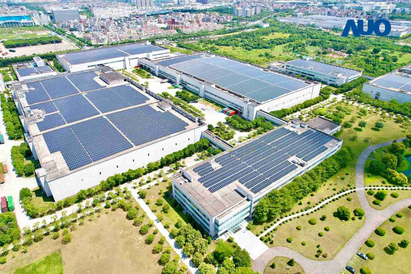 汇旺支付厦门推动智能制造同时，，，透过绿电创能纵深推进绿色转型，，，厂区全屋顶铺设太阳能光伏板，，，，每年太阳能发电 2,600多万度